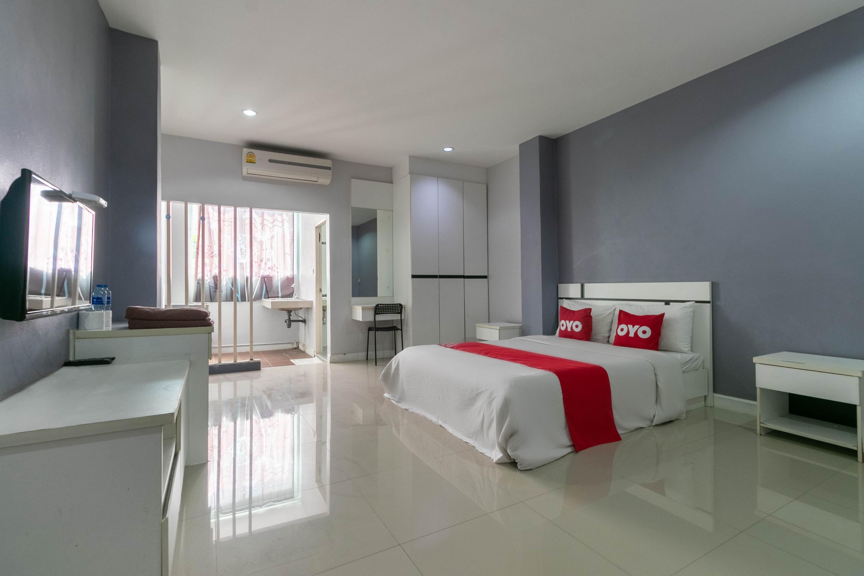 Oyo 75389 Pandora House Hotel Pattaya Exterior photo