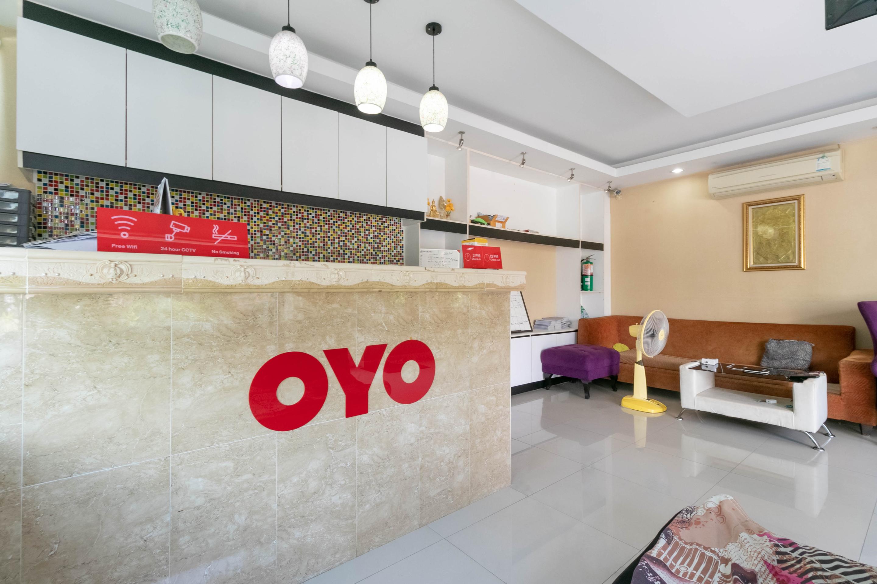 Oyo 75389 Pandora House Hotel Pattaya Exterior photo