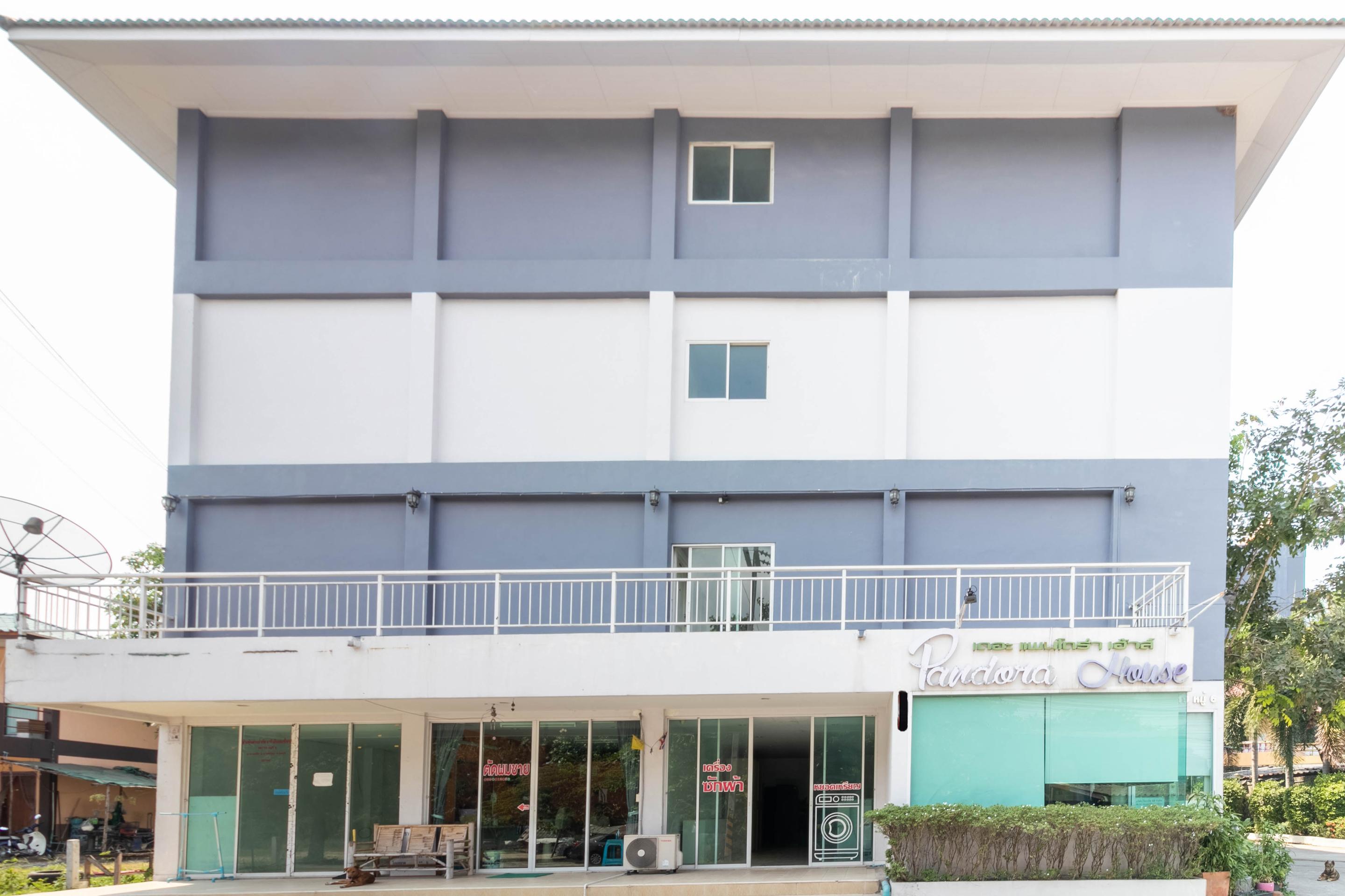 Oyo 75389 Pandora House Hotel Pattaya Exterior photo
