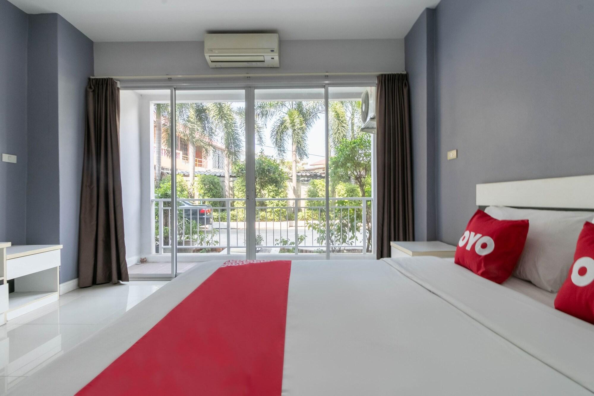 Oyo 75389 Pandora House Hotel Pattaya Exterior photo