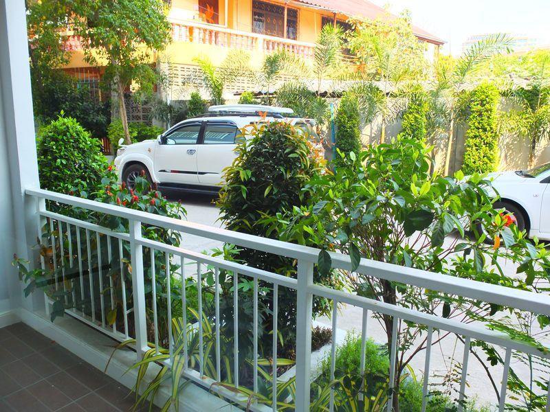 Oyo 75389 Pandora House Hotel Pattaya Exterior photo
