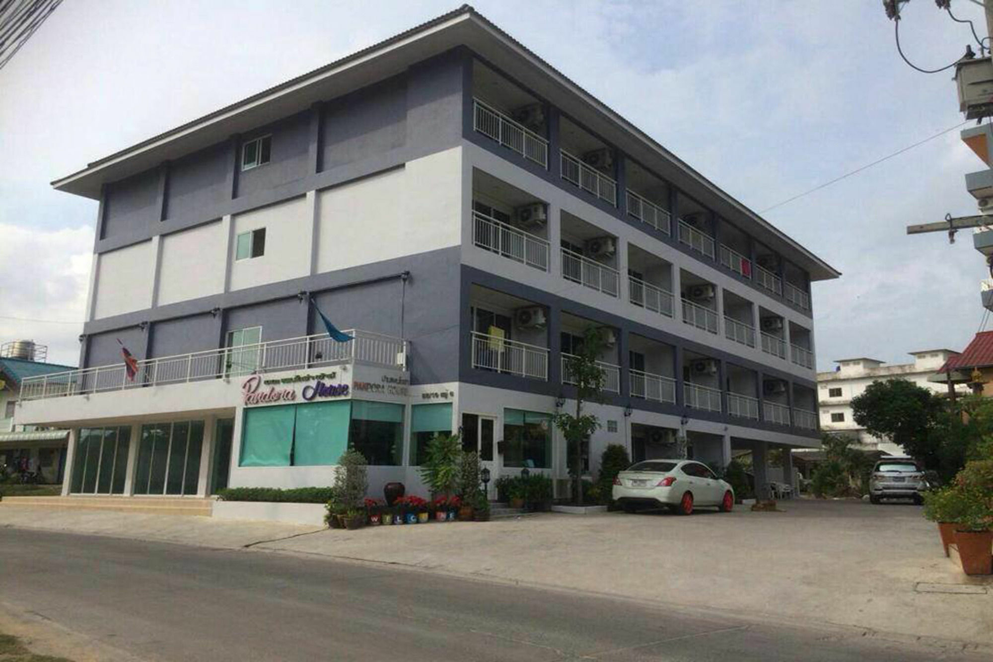 Oyo 75389 Pandora House Hotel Pattaya Exterior photo